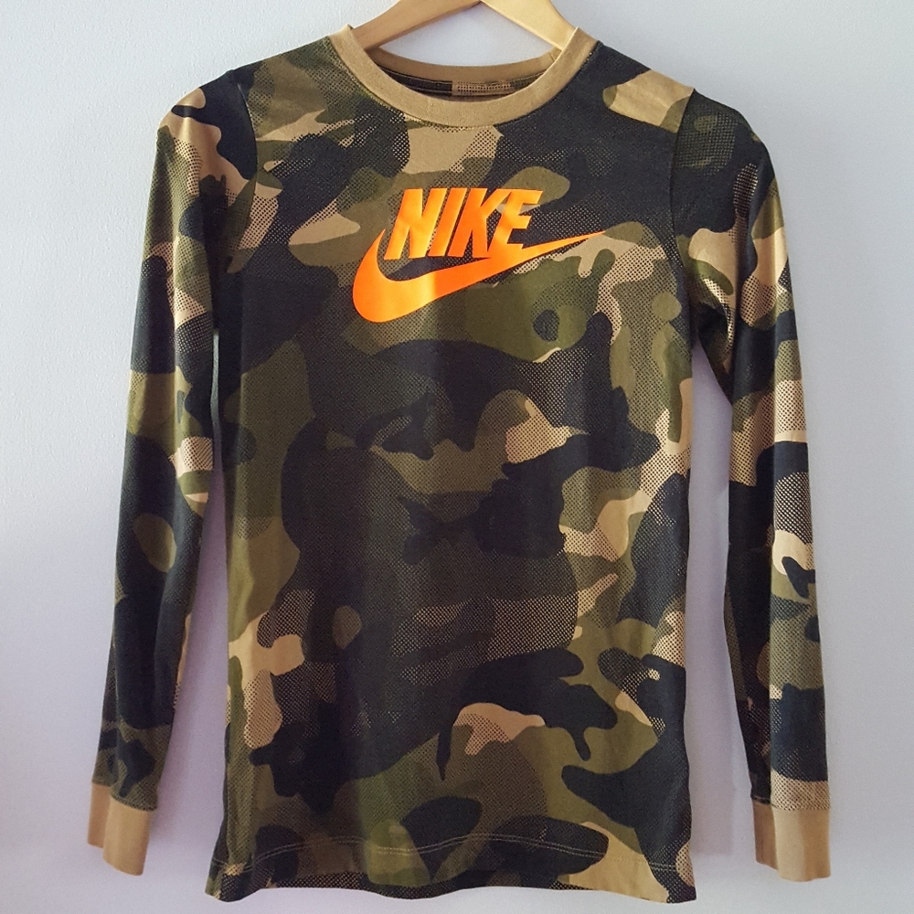 Nike Long Sleeve The Nike Tee Camo Shirt Size Large